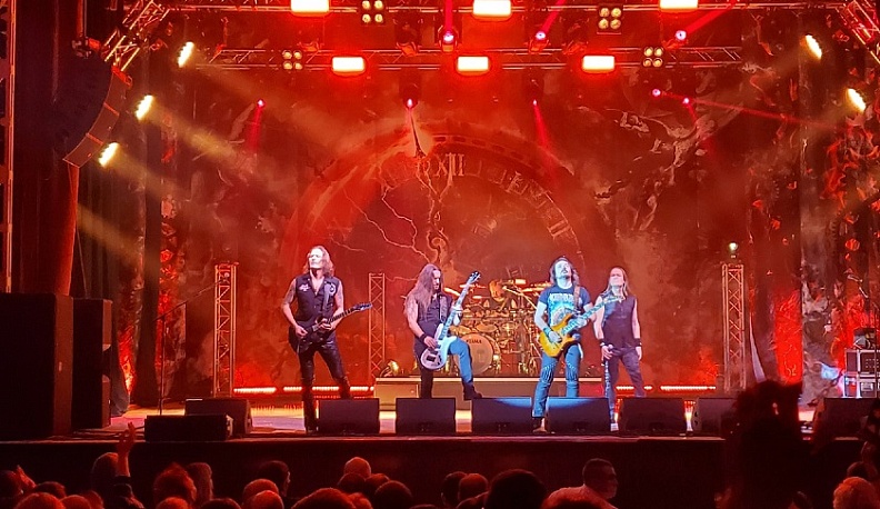 Калужанин напал на сотрудника КТЗ, пытаясь пройти в гримерку к участникам группы «Кипелов»