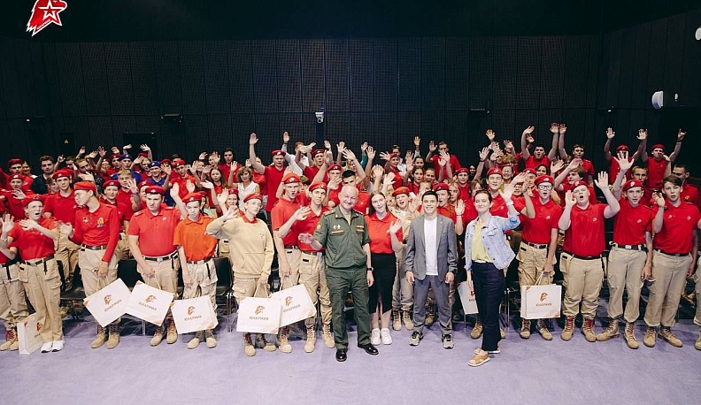 Владислав Шапша поздравил калужских юнармейцев с успехом на конкурсе «Юнтех»