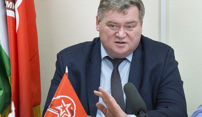 Олег Калугин поздравил школьников Калужской области с 1 сентября 