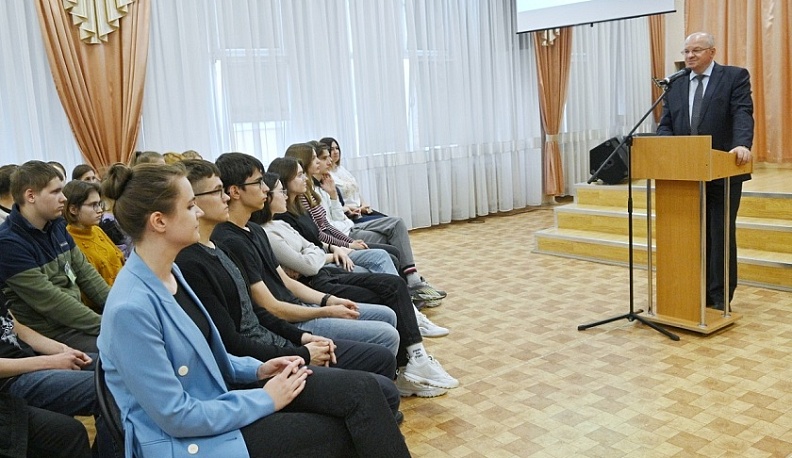 В Калуге в 16-й раз проводится летняя школа одаренных детей