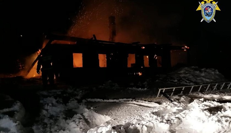 В Дзержинском районе двое мужчин задохнулись в горящем доме