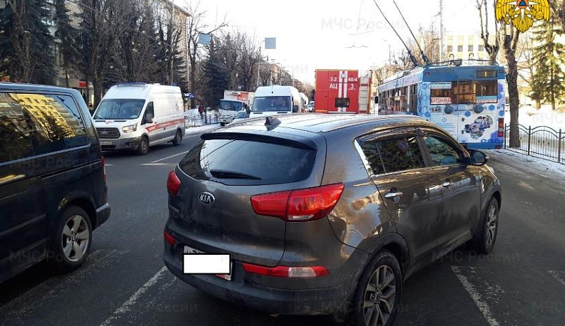 Утром в Калуге две машины сбили пешеходов