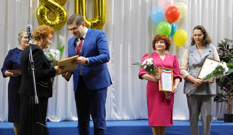 Кондровский центр содействия семейному воспитанию «Берега» отметил 80-летний юбилей