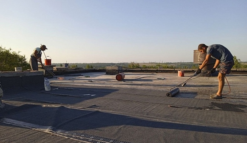 Волонтеры из Калужской области помогли отремонтировать ещё одну школу в Первомайске