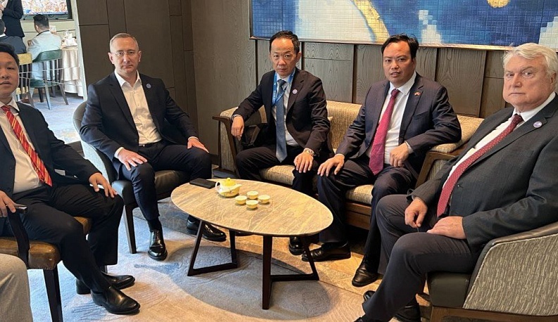 Владислав Шапша в Китае провел переговоры с потенциальными партнерами