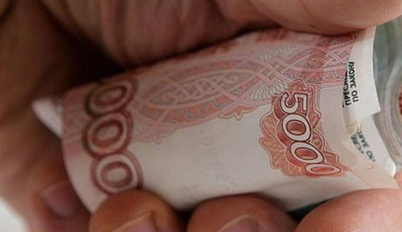 Мошенник накануне Дня Победы обманул ветерана труда 