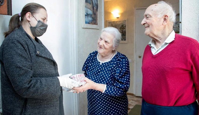 Сидите дома. Мы поможем!