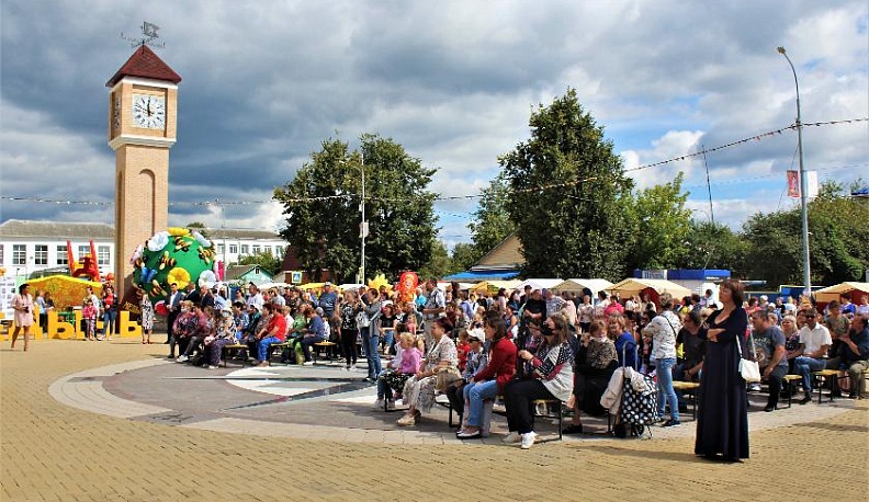 ПЛОЩАДЬ ЯНТАРНОГО ЦВЕТА