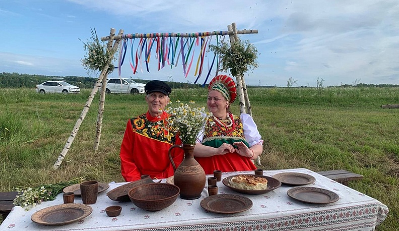 Народный праздник «Свадьба в Малиновке» прошел в Жуковском районе в рамках проекта «Сельское лето. Отдыхаем в Калужской области».