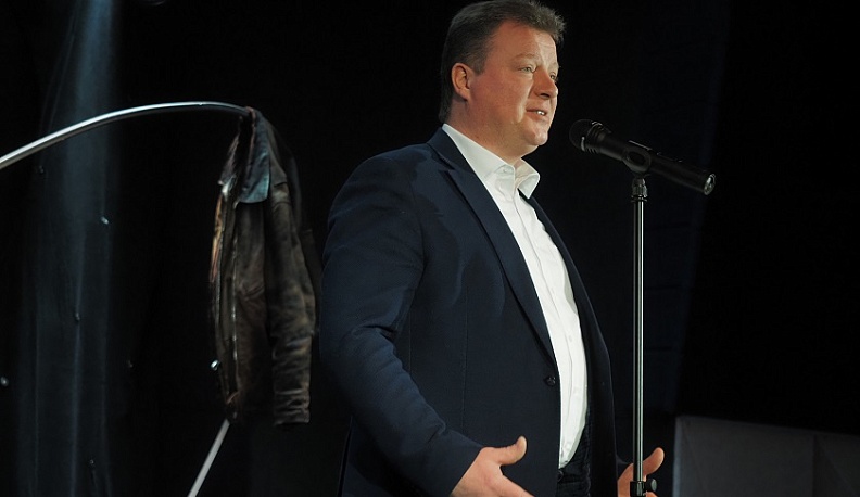 Калужанам в десятый раз показали спектакль «Лётчик и Маленький принц»