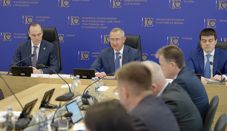 Владислав Шапша рассказал о лучших региональных практиках кадровой политики