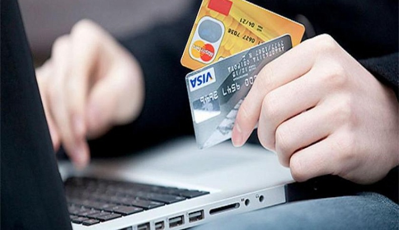 Жительница Малоярославца, продавая шторы, перевела обманщику полмиллиона рублей