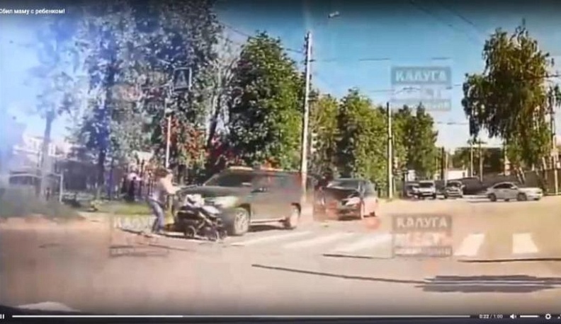 Женщина с годовалым ребёнком попала под колёса машины на "зебре"