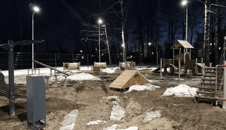 В Сухиничах открылась новая площадка для выгула собак