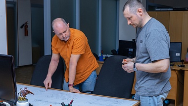 И на гербе,  и на орбите