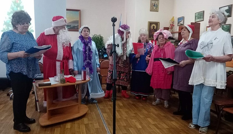 Калужане из центра соцобслуживания пожилых и инвалидов «Забота» создали театр миниатюр