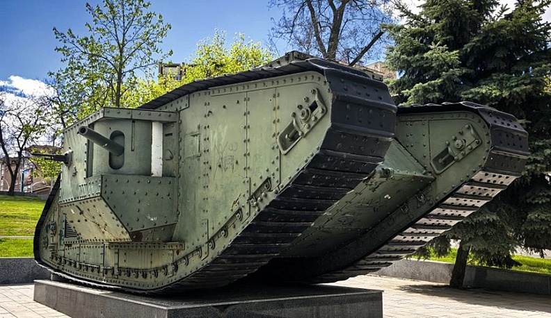 Британский танк МК V.