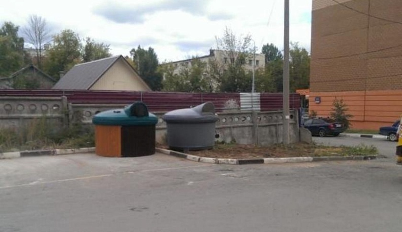 В Калуге устанавливают заглубленные контейнеры для мусора