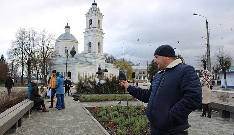 В центре Тарусе открылся обновленный сквер