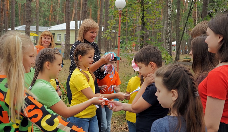 В калужском детском лагере «Белка» посадили «Аллею дружбы»