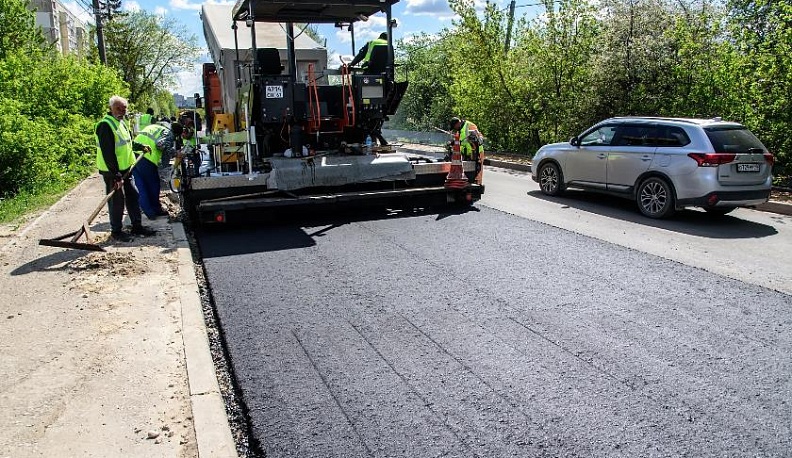 В Турынино асфальт меняют с опережением графика