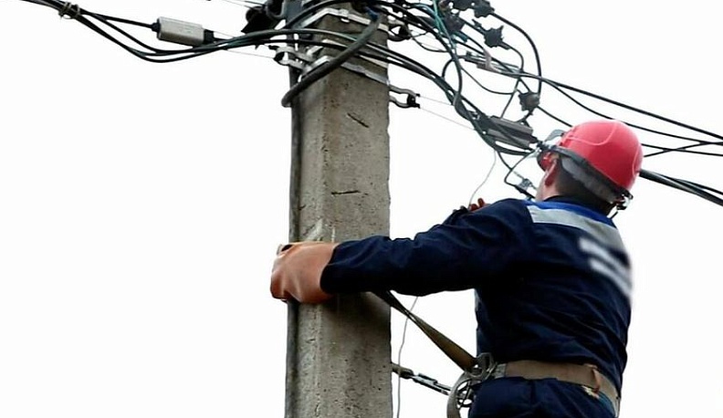 Энергетики на два дня отключат электричество на девяти улицах Калуги