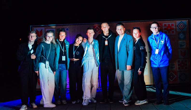 Людиновцы встретились с вокалистом, певцом, блогером из Москвы Владом Кудиновым