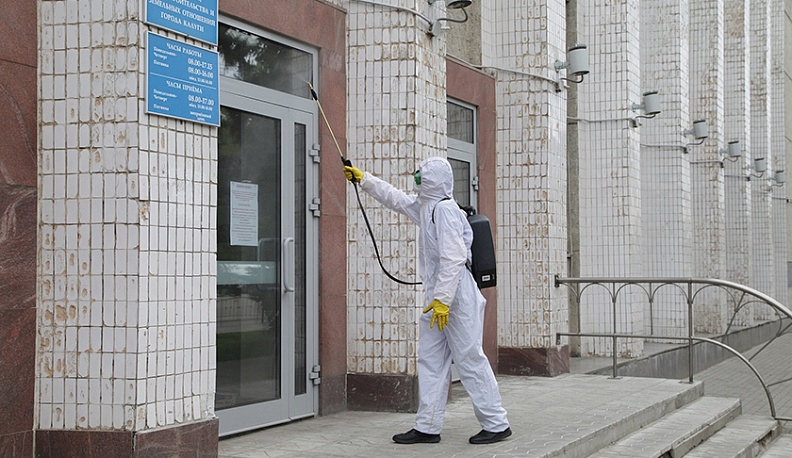 Спасатели в Калуге продезинфицировали горуправу