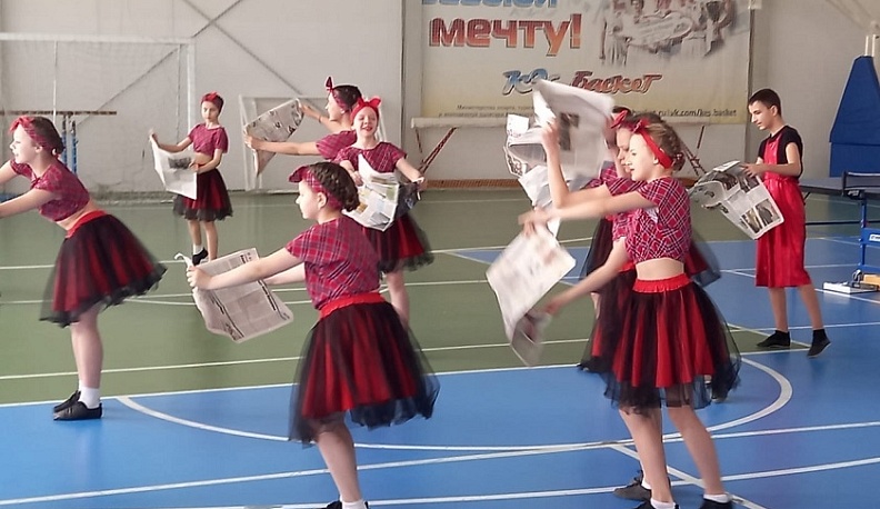 Козельские педагоги провели теннисный турнир