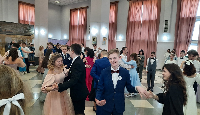 В Сухиничах состоялся «Пушкинский бал»