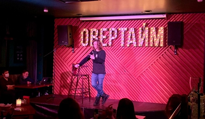 Саша Малой выступил в Калуге с новым стендапом