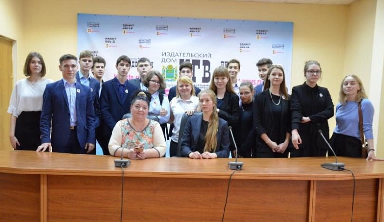 Десятиклассники 24-й школы побывали в гостях у «Калужских губернских ведомостей»