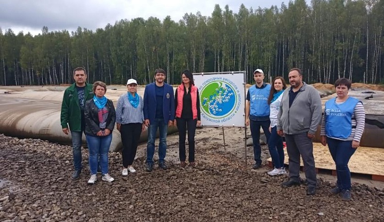 В Людинове вскрыли первую геотубу, наполненную в ходе экологической реабилитации озера Ломпадь