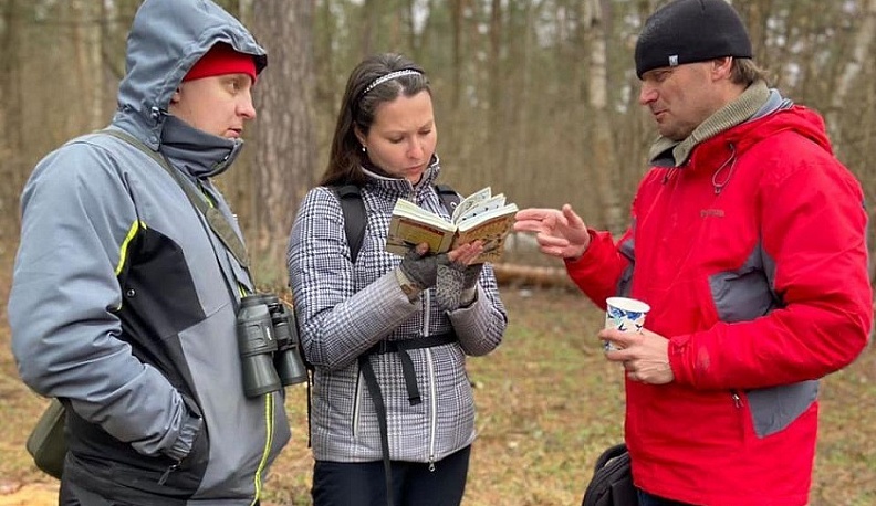 В Международный день птиц в Калужском Бору прошла орнитологическая экскурсия