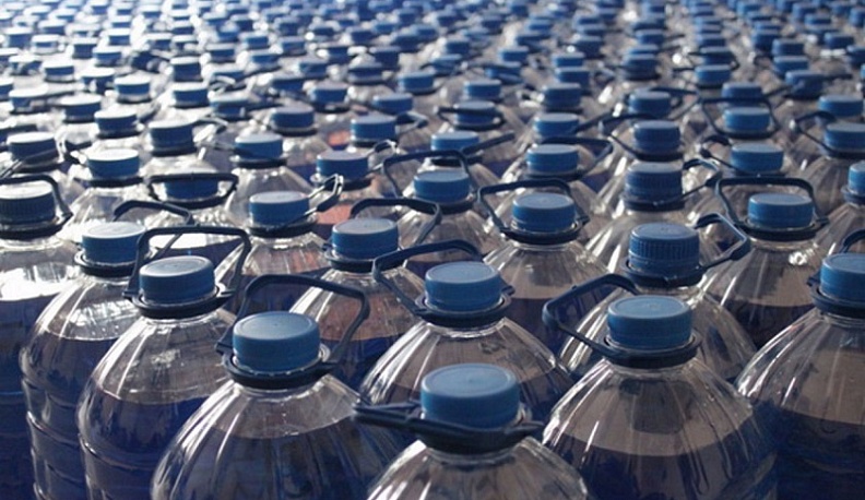 В Калужской области пресекли продажу 650 литров «незамерзайки» с метанолом