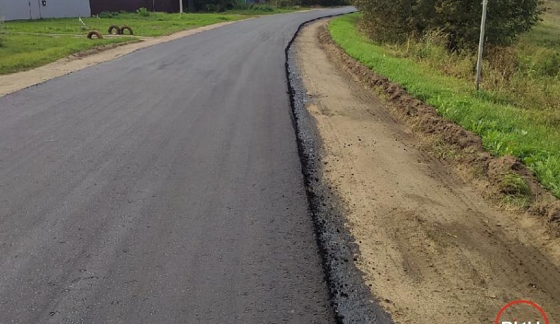 В Боровске рабочие сузили дорогу при укладке асфальта