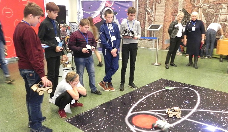 В Калуге открылся космический технофестиваль для школьников «Земля –Луна, Калуга – Марс»