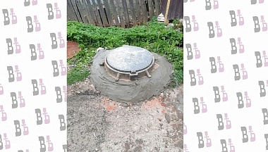 В Боровске по просьбе местного жителя закрепили канализационный люк