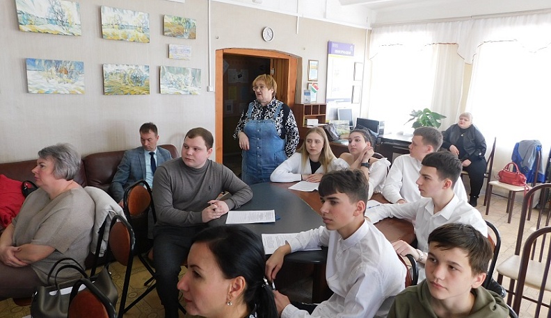 Жители Кондрова обсудили варианты благоустройства городского парка