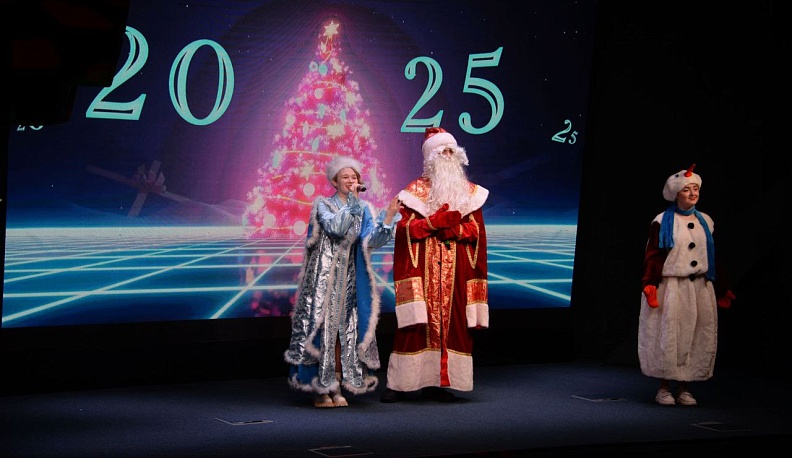 В Калужской области детям участников СВО вручают новогодние подарки