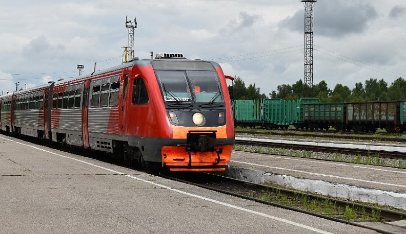 Гудят стальные магистрали