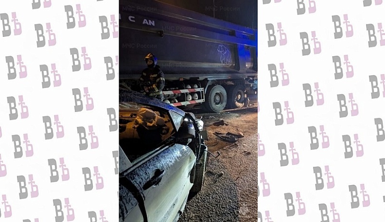 Фура столкнулась с легковушкой на трассе в Калужской области