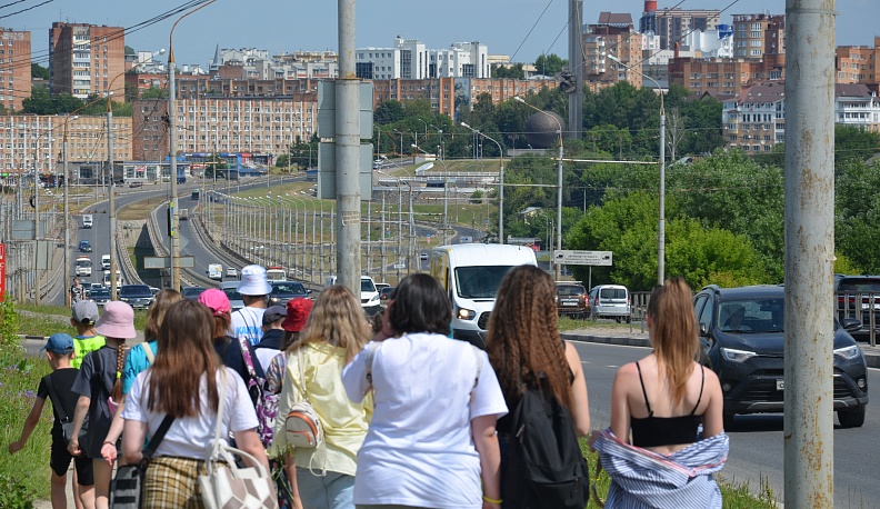 В Калуге прошёл детский турпоход по памятным местам, посвящённым Великой Отечественной войне