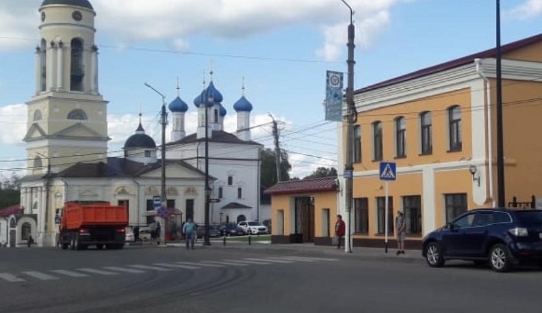 Боровск позвал гостей в домик счастья
