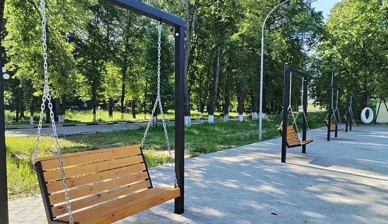 В Жуковском округе в деревне Маринки завершили второй этап благоустройства сквера