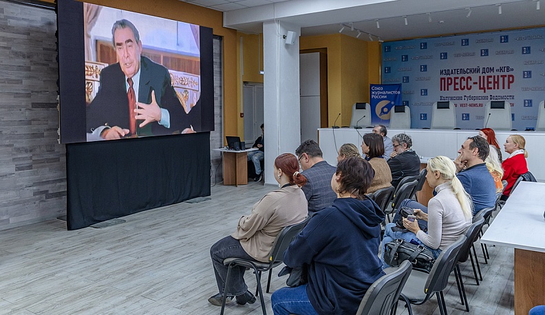 Николай Майоров показал уникальные кадры встречи Леонида Брежнева с участниками советско-американского космического полета «Союз – Аполлон». 