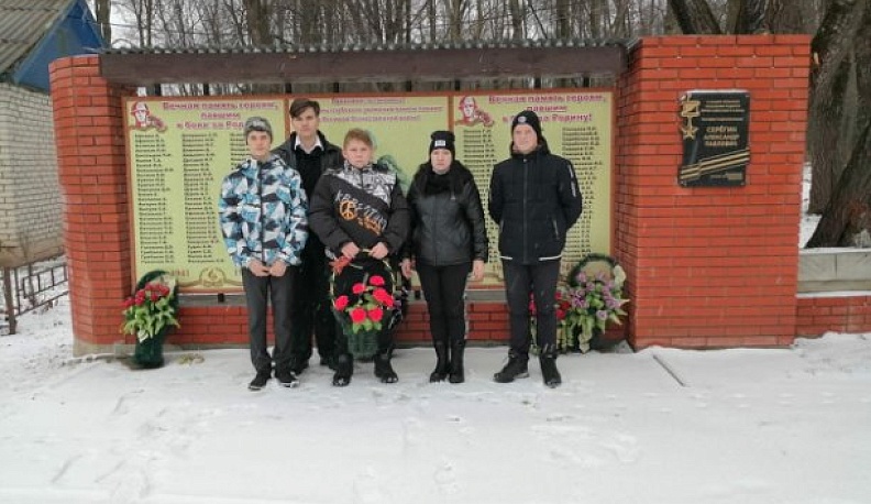 Память неизвестного солдата почтили в Ферзиковском районе