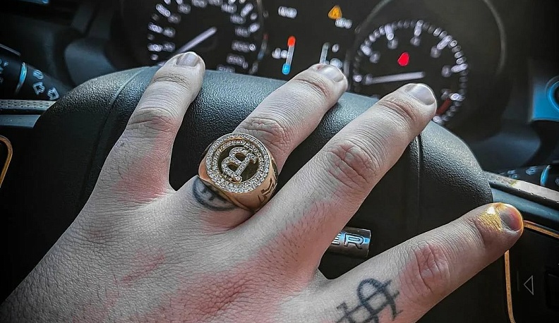 С «Муркой» - на выход