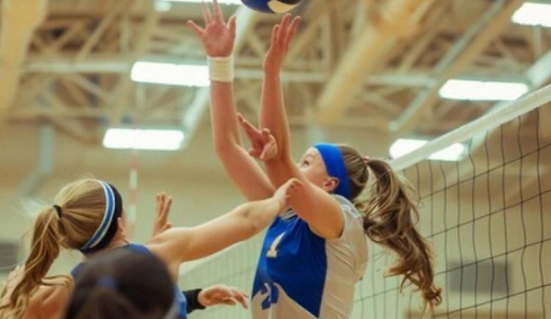 В Калуге стартовал памятный турнир по волейболу
