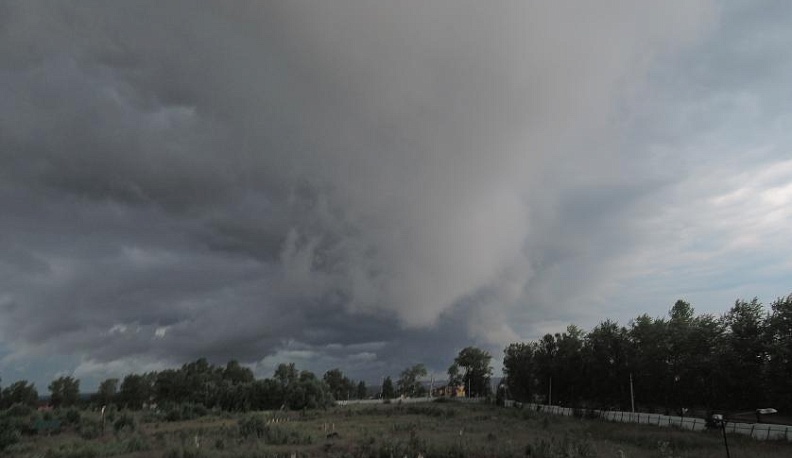 Жаркий день завершиться приходом в регион грозового фронта